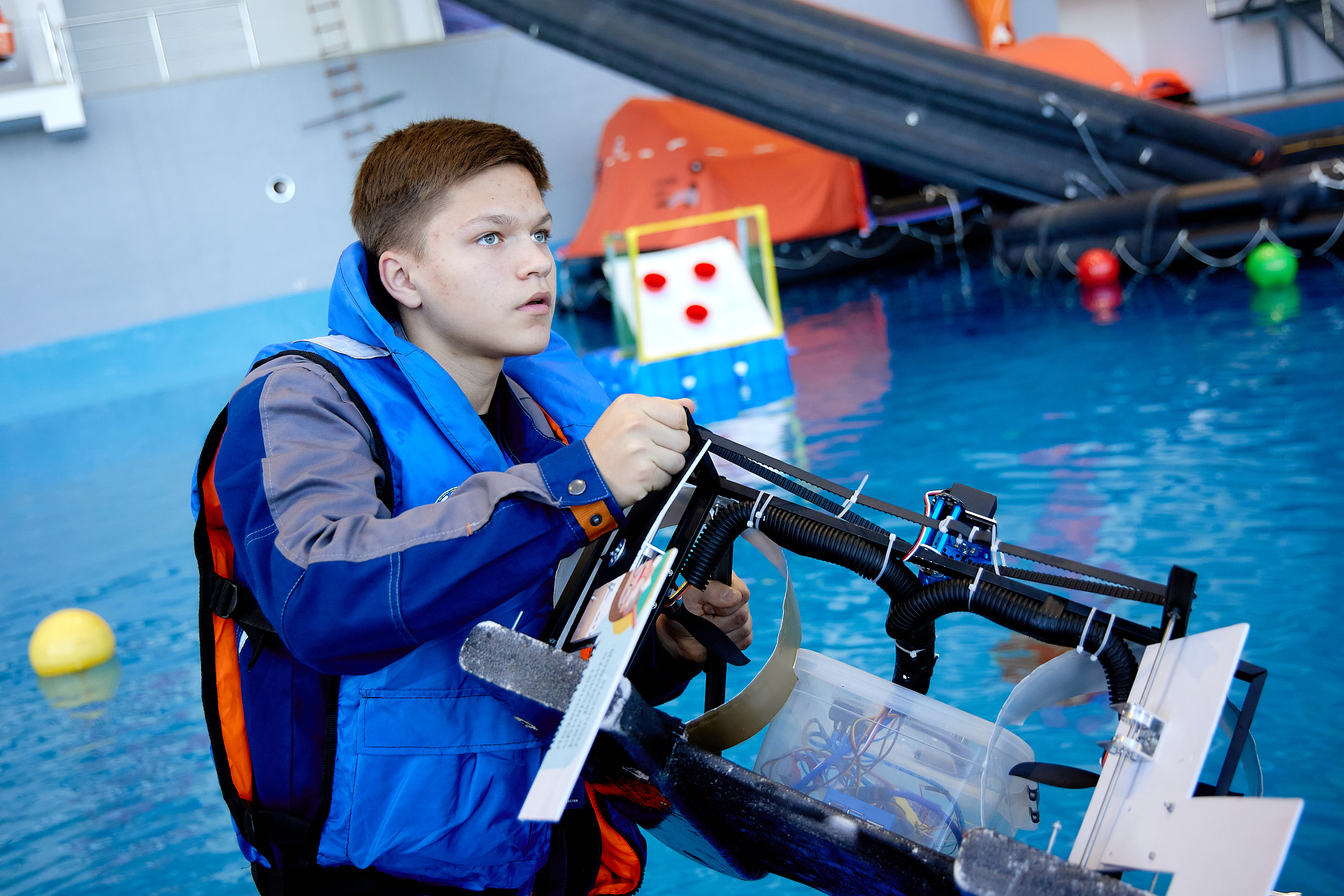Определены победители Всероссийских соревнований роботизированных лодок во Владивостоке